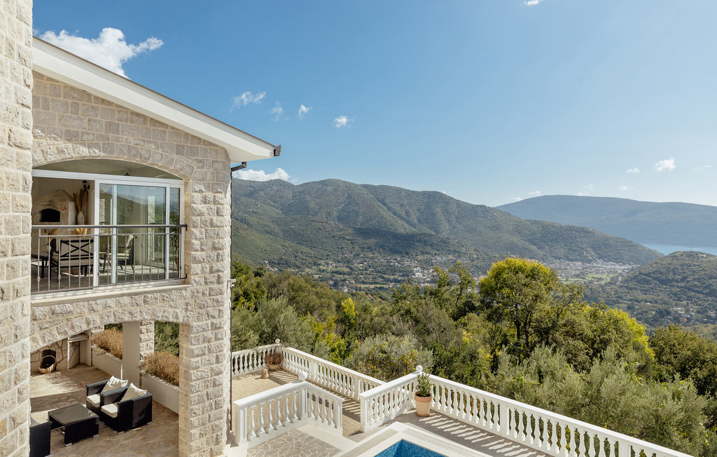 Feriehus - Herceg Novi-Sasovici , Montenegro - MNH122 22