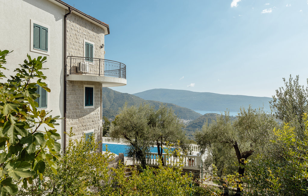 Feriehus - Herceg Novi-Sasovici , Montenegro - MNH122 23