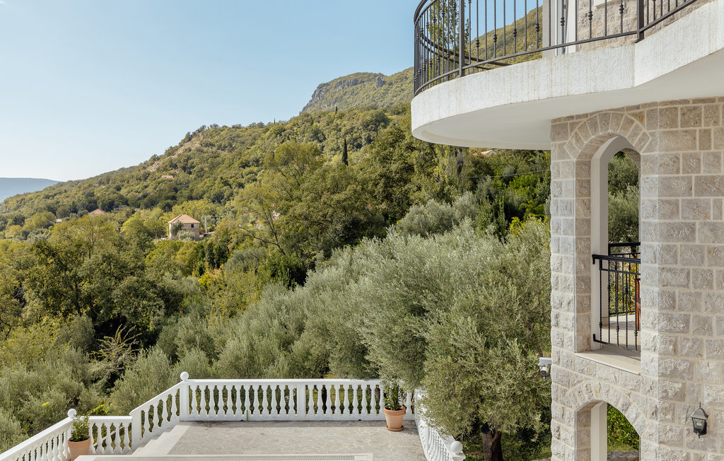 Feriehus - Herceg Novi-Sasovici , Montenegro - MNH122 24