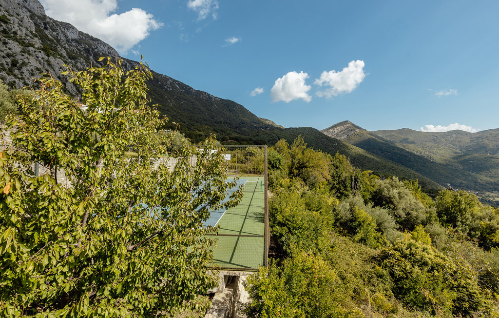 Feriehus - Herceg Novi-Sasovici , Montenegro - MNH122 26