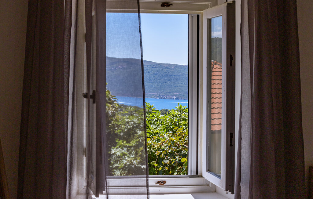 Feriehuse - Herceg Novi- Sasovici , Montenegro - MNH154 3