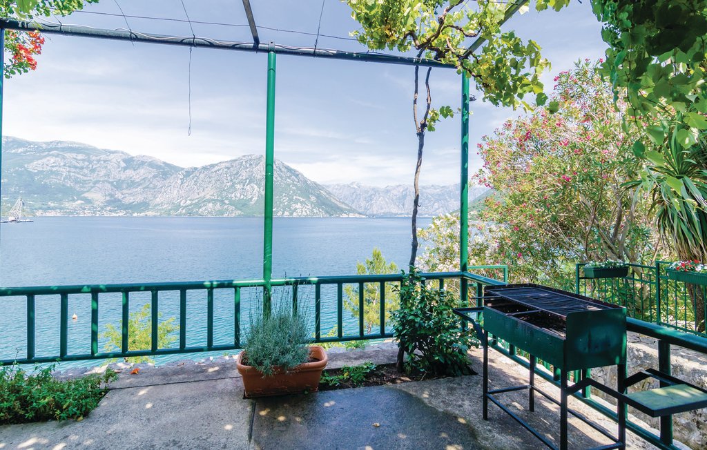 Holiday rental KotorMorinj , Montenegro MNK2 Novasol