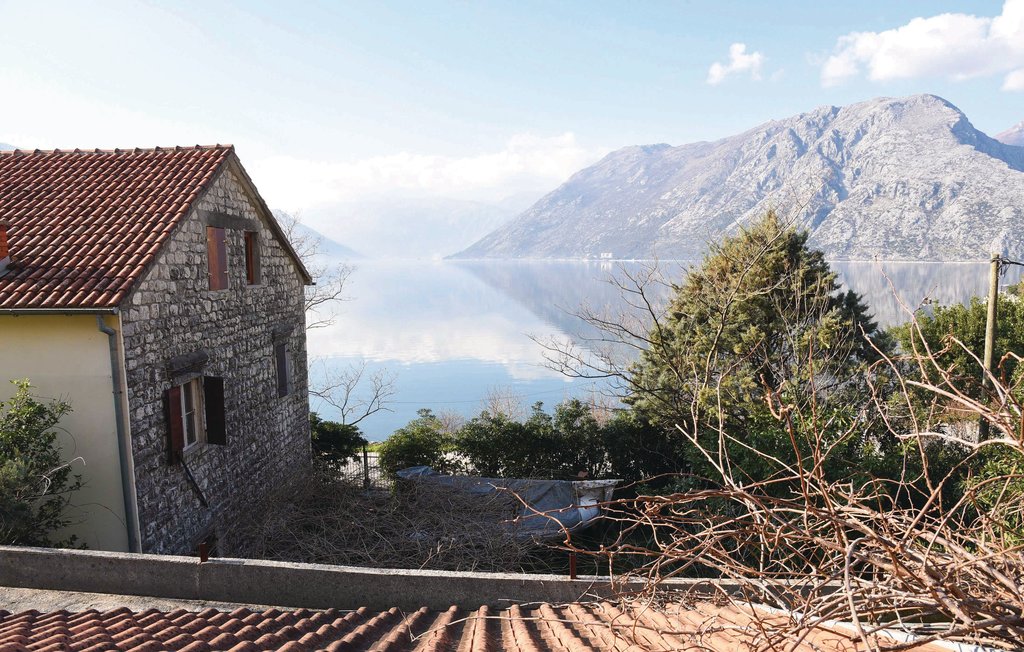 Feriehuse - Kotor-Dobrota , Montenegro - MNK038 1