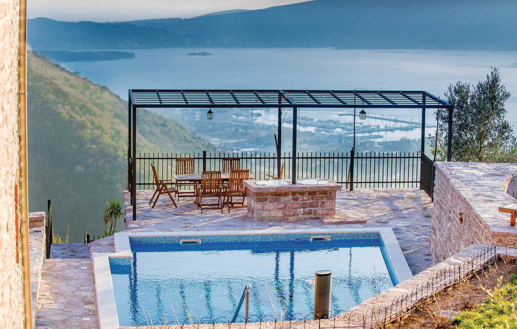 Feriehuse - Tivat , Montenegro - MNT017 5