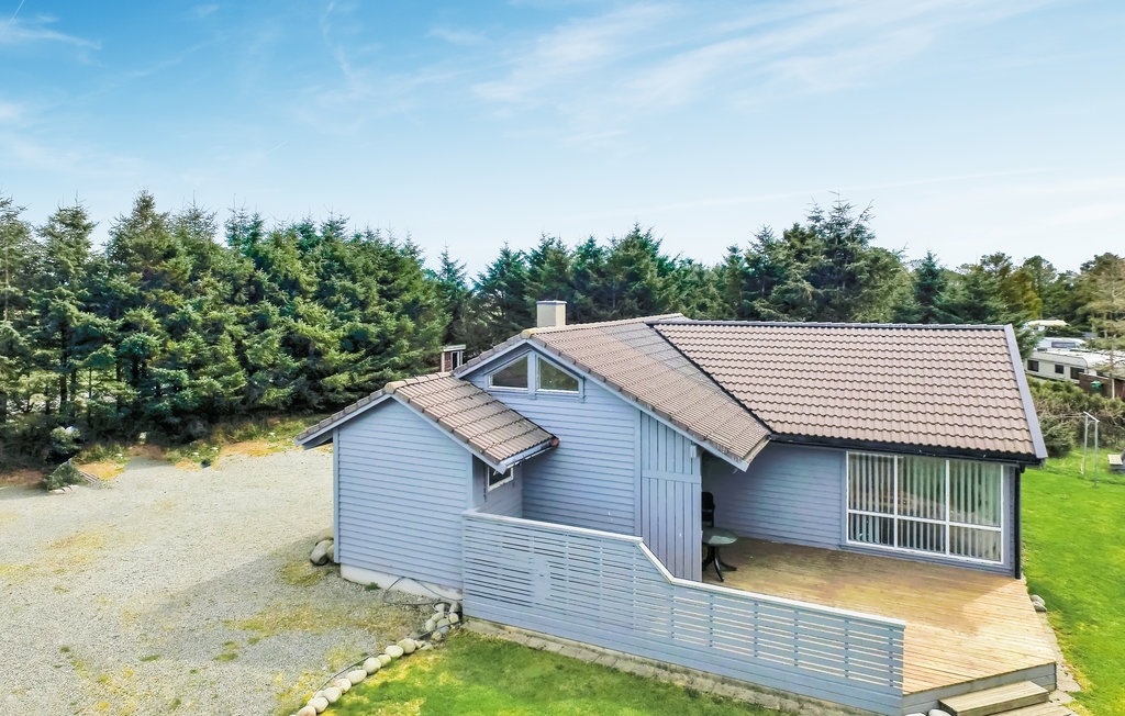 Mooi vakantiehuis vlakbij een zwemstrand en het meer van Orrevatnet. Het Orrevatnet is het grootste meer in Jæren en staat bekend om zijn grote zandstrand, de Orrestranda. Goede vismogelijkheden in d..