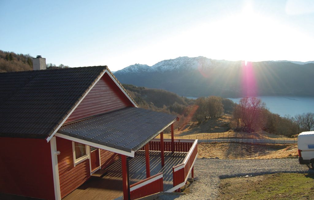 Semesterhus - Matre/Åkrafjorden , Norge - N18398 3