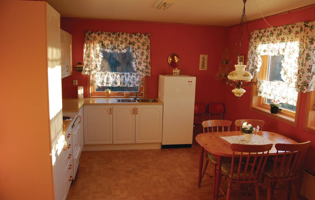 Semesterhus - Matre/Åkrafjorden , Norge - N18398 11