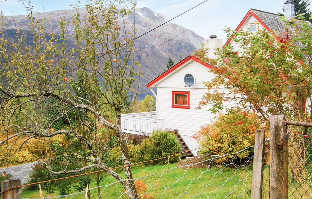 Semesterhus - Matre , Norge - N18032 1