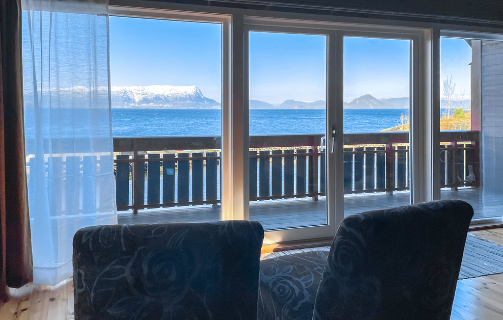 Semesterhus - Herøysundet , Norge - N18299 6
