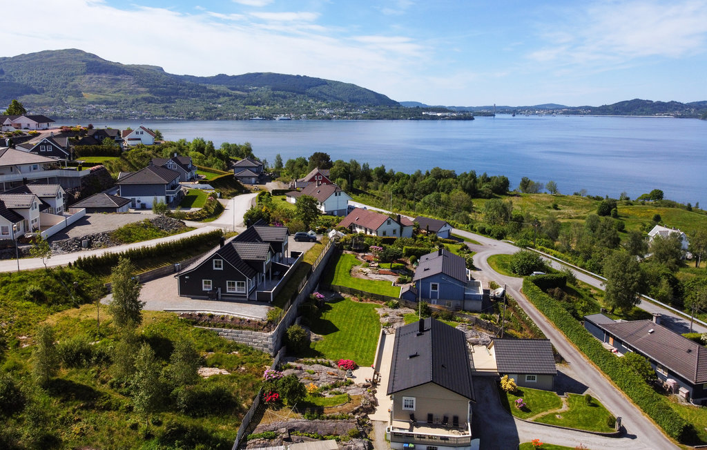 Holiday home - Hamre/Osterøy , Norway - N20422 | Novasol