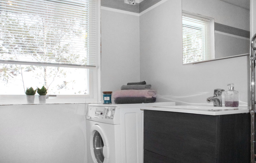 Semesterhus - Eikemo i Lindås , Norge - N20085 21