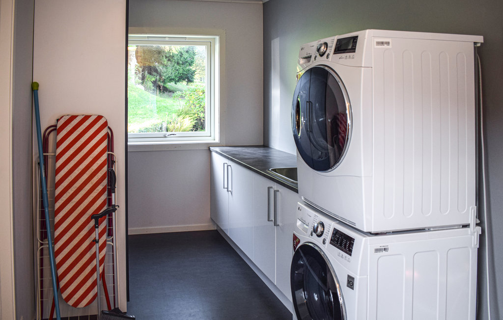 Semesterhus - Kvammen/Askvoll , Norge - N24129 13