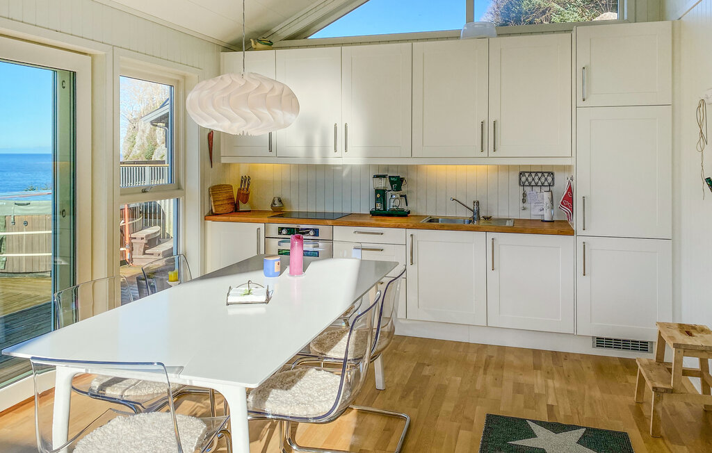 Semesterhus - Måløy , Norge - N24112 7