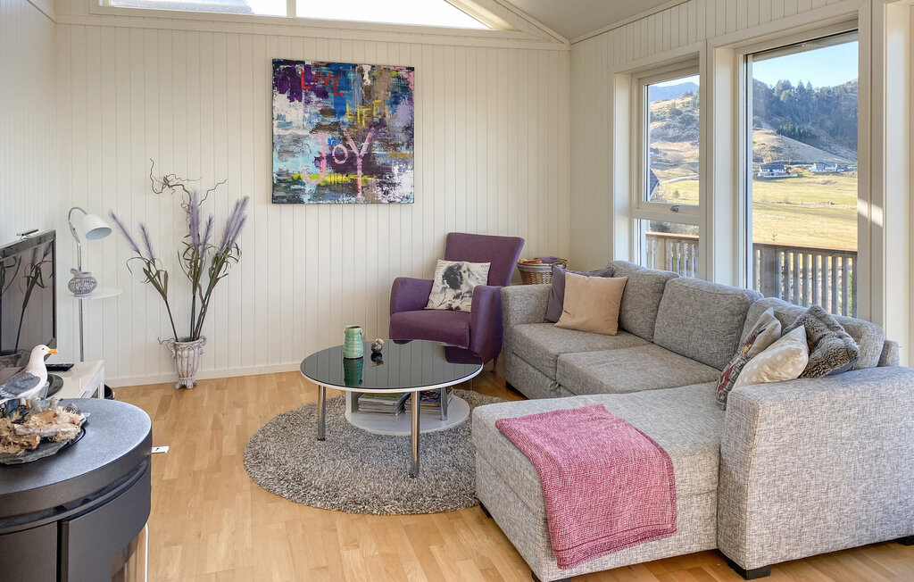 Semesterhus - Måløy , Norge - N24112 3