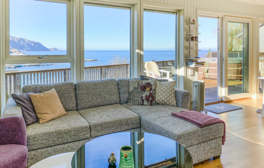 Semesterhus - Måløy , Norge - N24112 4