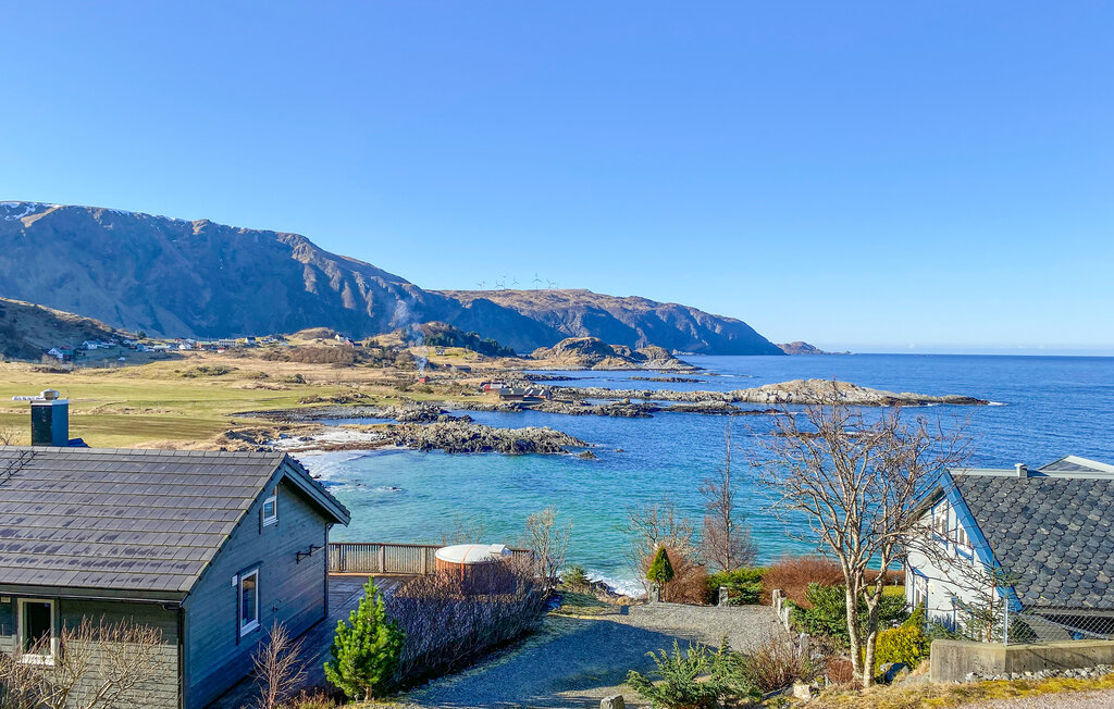 Semesterhus - Måløy , Norge - N24112 8