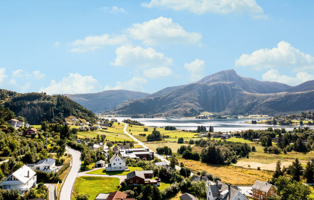 Semesterhus - Selje , Norge - N25069 14