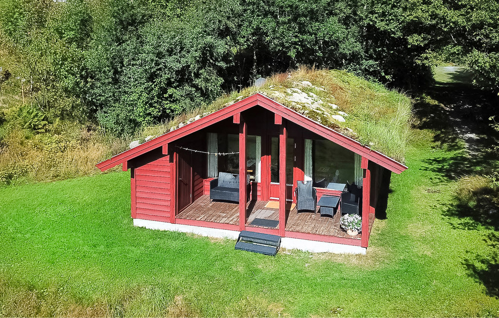 Ferienhaus mit herrlichem Blick auf See und Gletscher. Erleben Sie majestätische Berge, Gletscher, klare Seen und grüne Täler. Gute Wandermöglichkeiten. Gemeinschaftlichen Waschküche. Nicht weit ..