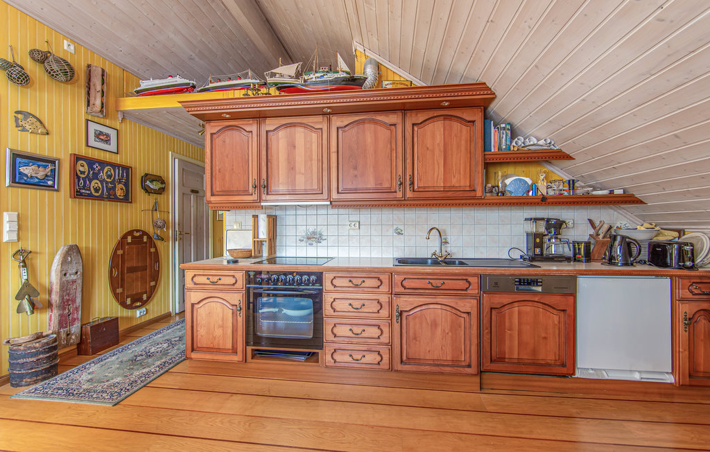 Semesterhus - Sykkylven/Hundeidvik , Norge - N27151 16
