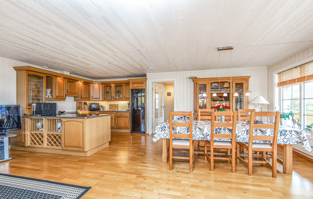 Semesterhus - Sykkylven/Hundeidvik , Norge - N27599 6