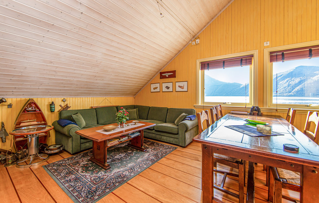 Semesterhus - Sykkylven/Hundeidvik , Norge - N27151 2