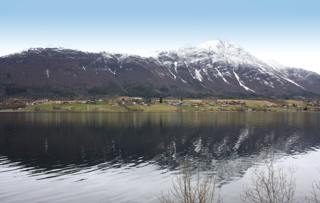 Semesterhus - Isfjorden , Norge - N28023 20
