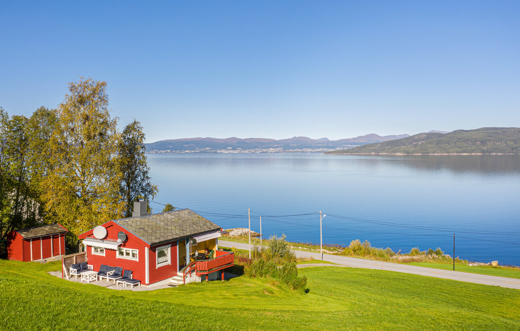 Holiday Home Vågstranda, Norway