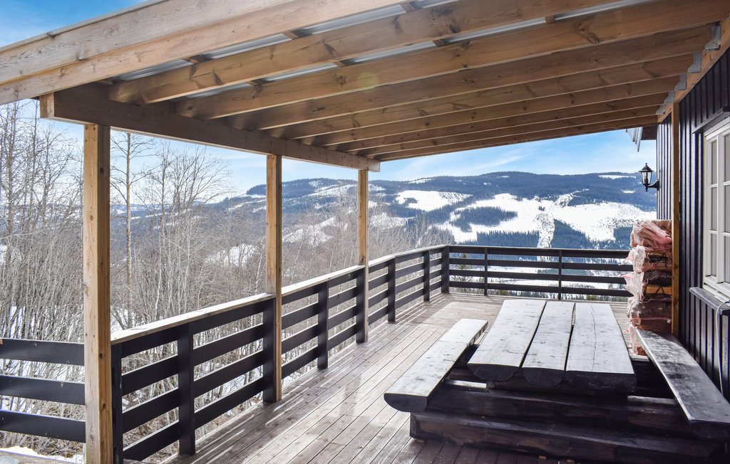Familienfreundliches Ferienhaus mit schönem Außenbereich und fantastischer Aussicht. 

Das gemütliche Holzhaus bietet viel Platz für die ganze Familie und eignet sich für einen schönen Urlaub zu..