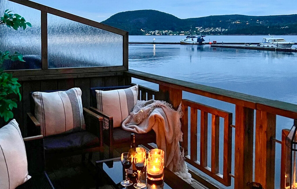 Semesterhus - Holmsbu , Norge - N37717 16