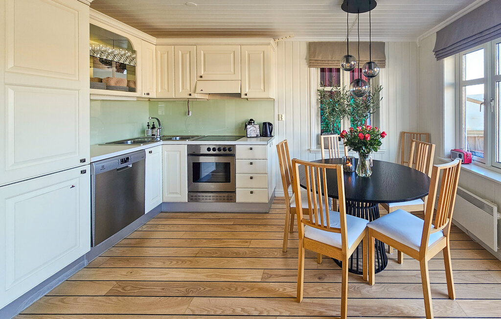 Semesterhus - Holmsbu , Norge - N37717 4