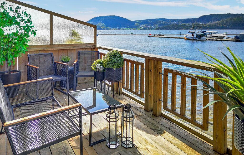 Semesterhus - Holmsbu , Norge - N37717 13