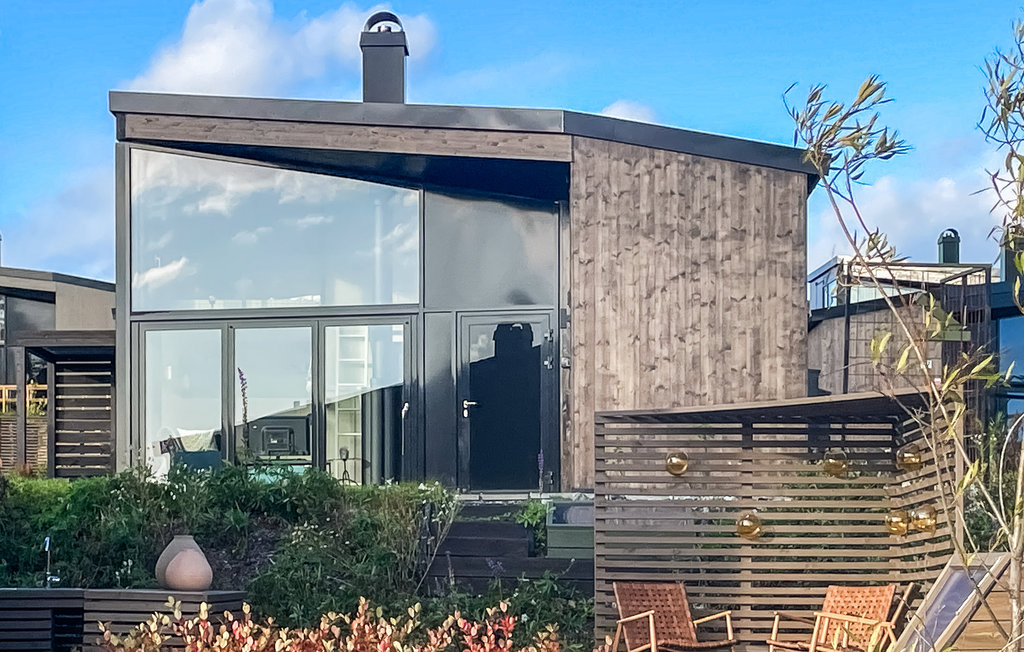 Verheug je op een bijzondere woonervaring in dit goed uitgeruste vakantiehuis aan de rivier de Glomma.

Op een steenworp afstand van uitstekende zwem- en vismogelijkheden vind je dit moderne vakantieh..