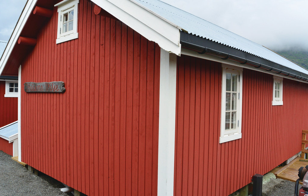 Top ausgestattetes Ferienhaus im typischen "Rorbu" Stil am Hafen von Sørvågen auf den Lofoten. Hier können Sie von der Veranda aus angeln und die tolle Aussicht aufs Meer genießen. Sørvågen biet..