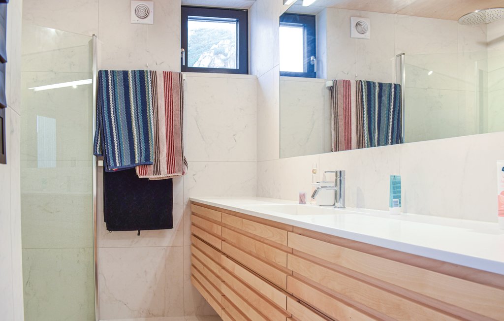 Feriehus - Lyngdal , Norge - NVK062 18