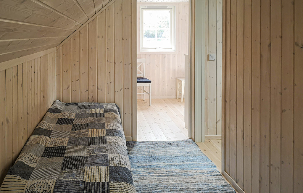 Welkom in Lyngdal en dit prachtige vakantiehuis met panoramisch uitzicht over het fjord.

Het huis is gezellig ingericht en biedt ruimte voor een klein gezin of een groep vrienden tijdens de vakantie...