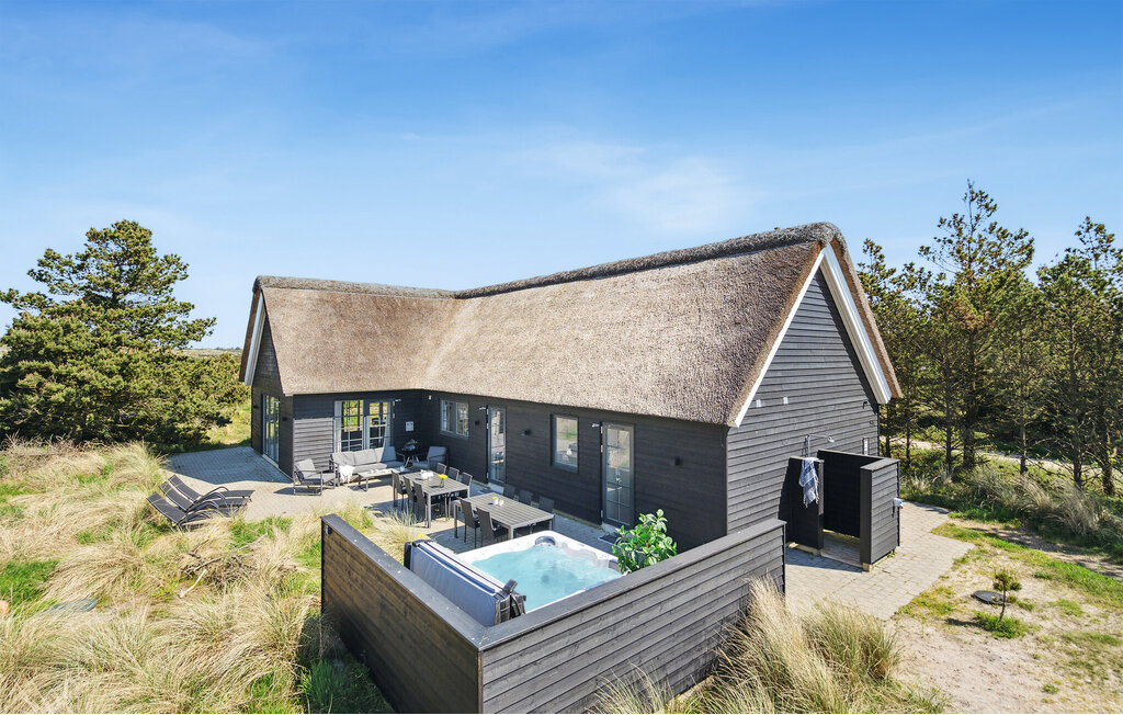 Feriehuse - Henne Strand , Danmark - P42657 1