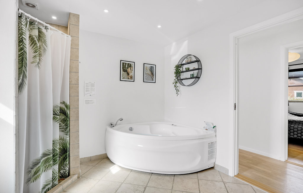 Feriehuse - Bork Havn , Danmark - P52010 7