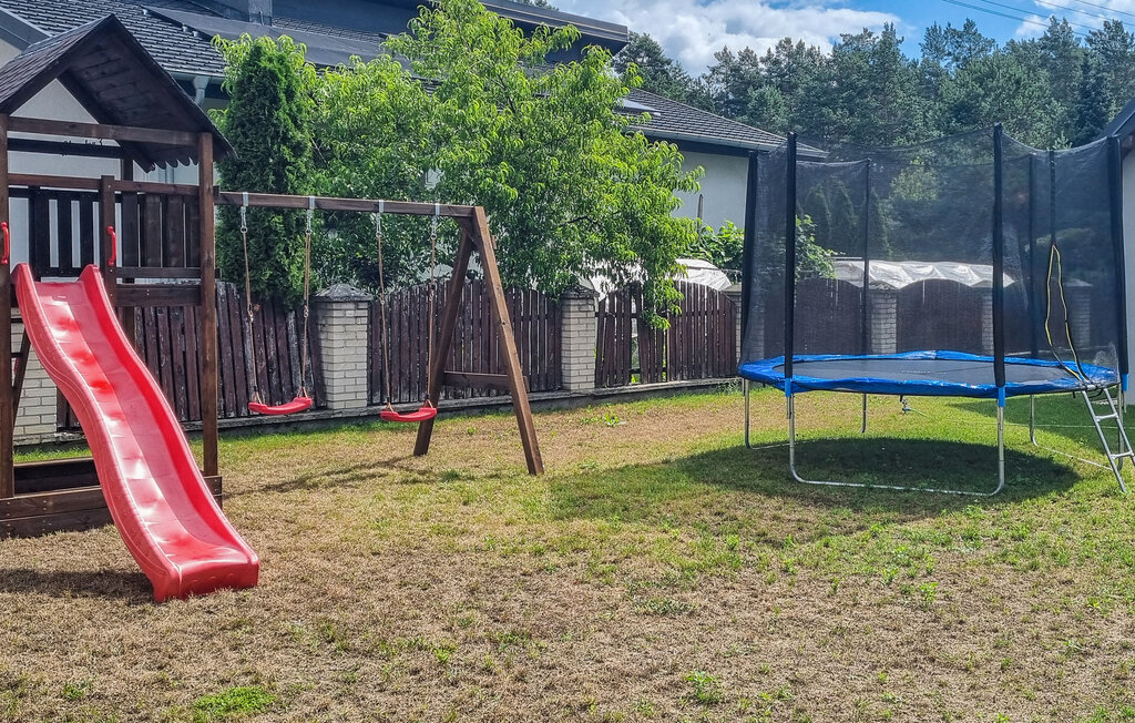 Gönnen Sie sich einen erholsamen und familienfreundlichen Urlaub in diesem schönen Ferienhaus.

Dieses stilvolle Ferienhaus auf zwei Etagen bietet Ihnen modernen Komfort und eine gemütliche Atmosph..