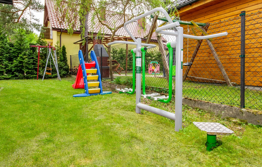 Niet ver van het mooie zandstrand, het Vietzker meer en een groot bosgebied heet dit mooie flatgebouw met meerdere vakantiewoningen u welkom.

Kom hier met uw gezin en geniet van een ontspannende vaka..