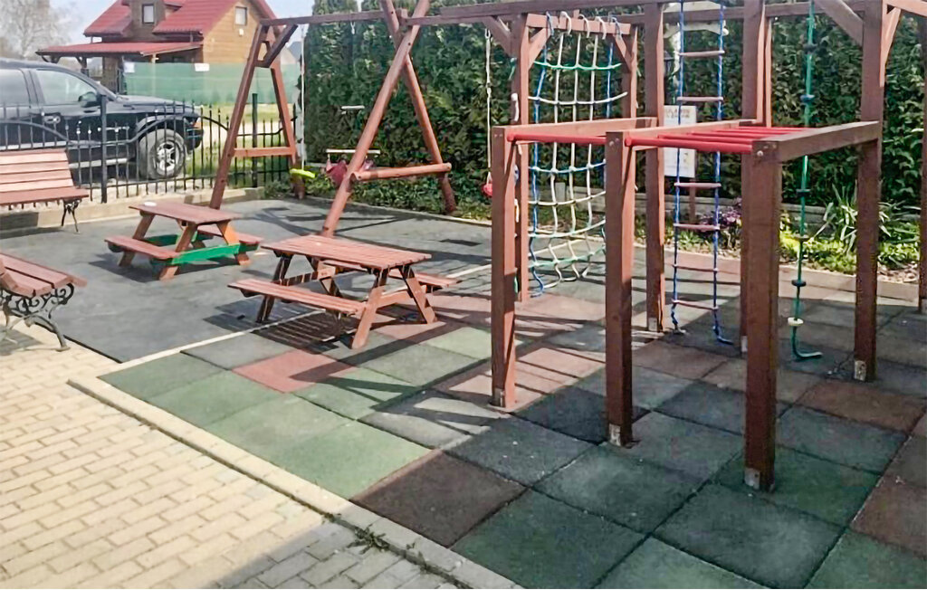 Entspannen Sie sich in diesem praktischen Holzferienhaus mit Kinderspielplatz.

Auf halber Strecke zwischen Swinemünde und Kolberg an der Ostseeküste finden Sie im Örtchen Rewal dieses praktische, ..