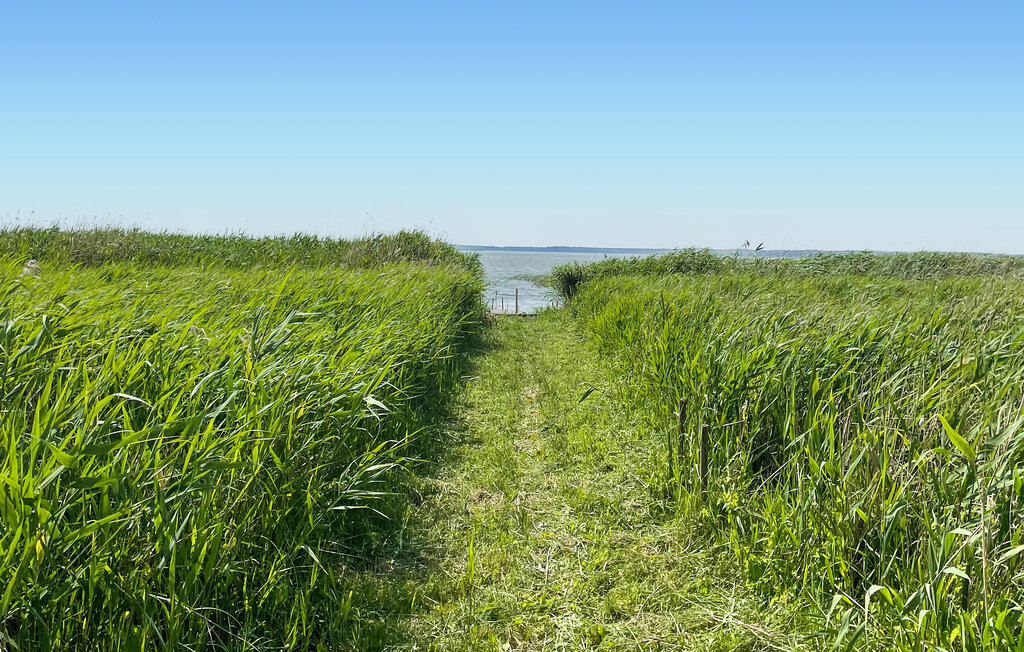 Schönes und einladendes Ferienhaus in ideale Lage am See.

Willkommen in diesem freundlichen Ferienhaus, das auf einem Seegrundstück liegt. Gemeinsam mit Ihrer Familie können Sie sich hier wie zuha..