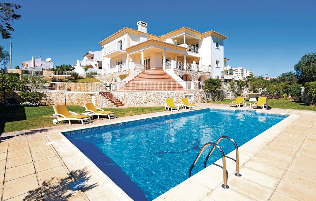 Holiday Home Albufeira Portugal Pta029 Novasol