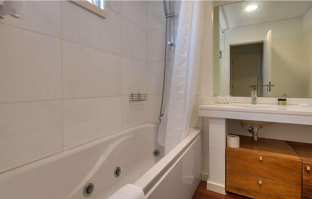 Feriehus - Funchal , Portugal - PTM043 24