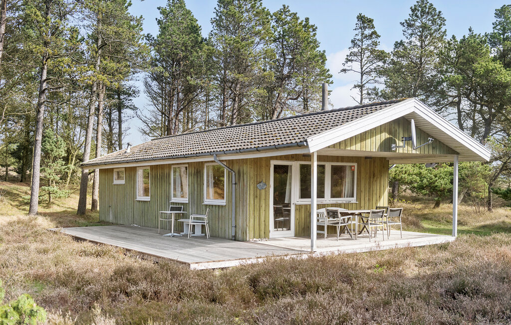 Geniet van de Deense hyggesfeer in dit mooie vakantiehuis in Rømø.

Aan de oostkant van het eiland Rømø heet dit klassieke vakantiehuis je welkom voor een vakantie met veel ontspanning en frisse l..