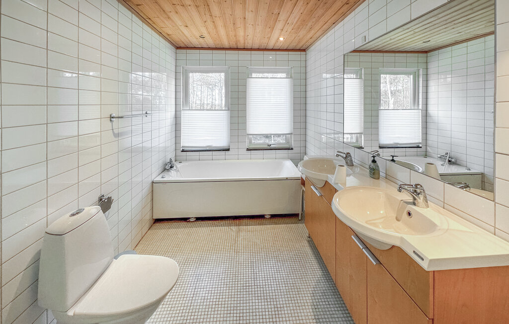 Semesterhus - Nybrostrand , Sverige - S01247 20