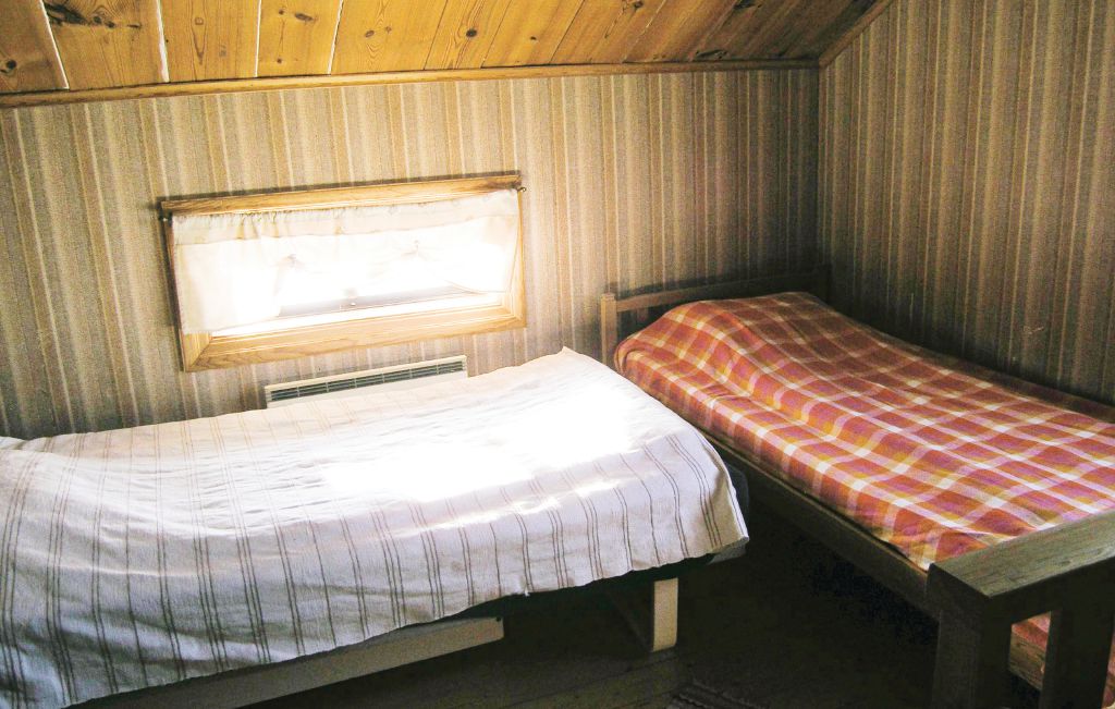 Semesterhus - Hestra , Sverige - S04704 7