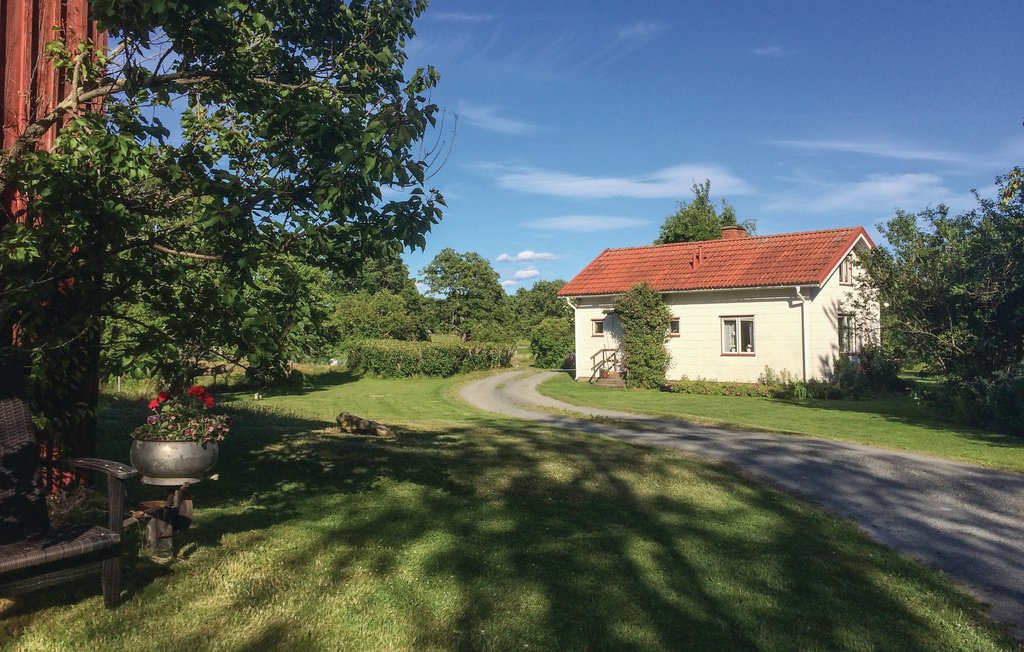 Stuga i Lidköping, 4 bäddar – bild 2 av 5