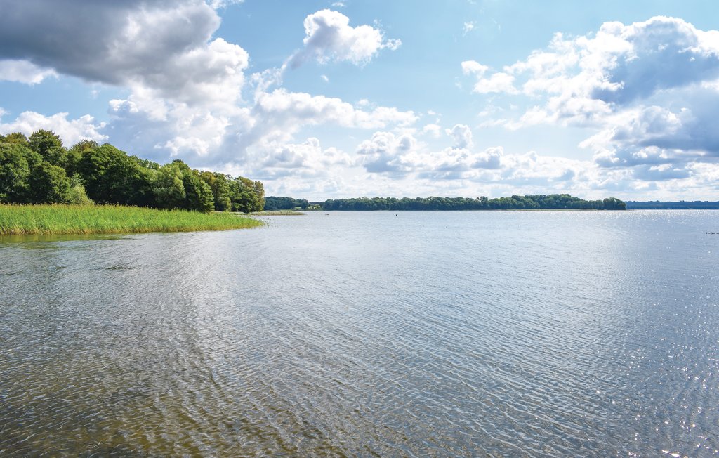 Due the coronavirus, many campsites have adjusted their opening dates. southern province of Skne, youll find the Jgersbo camping site on Lake Ringsjn. Inexpensive camping in the low season - CampingCard ACSI