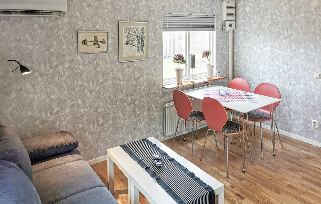 Stuga i Borrby, 6 bäddar – bild 3 av 5