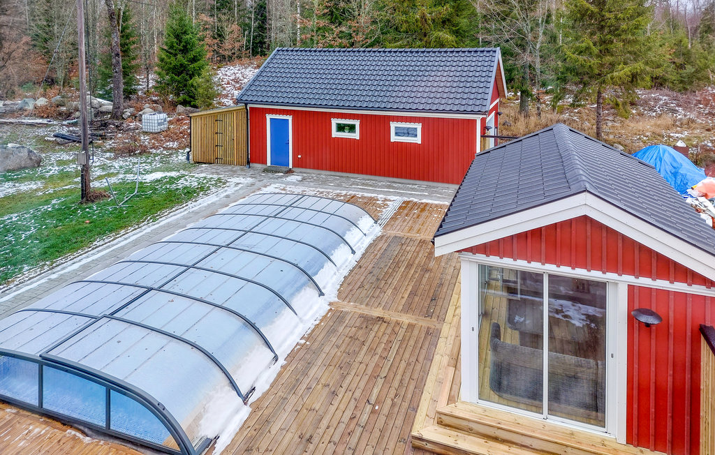 In bewaldeter Lage begrüβt Sie dieses exklusive Ferienhaus mit Auβenpool.

Nehmen Sie eine Auszeit vom hektischen Alltag und genieβen Sie in diesem modernen Ferienhaus mit Top-Ausstattung einen ru..